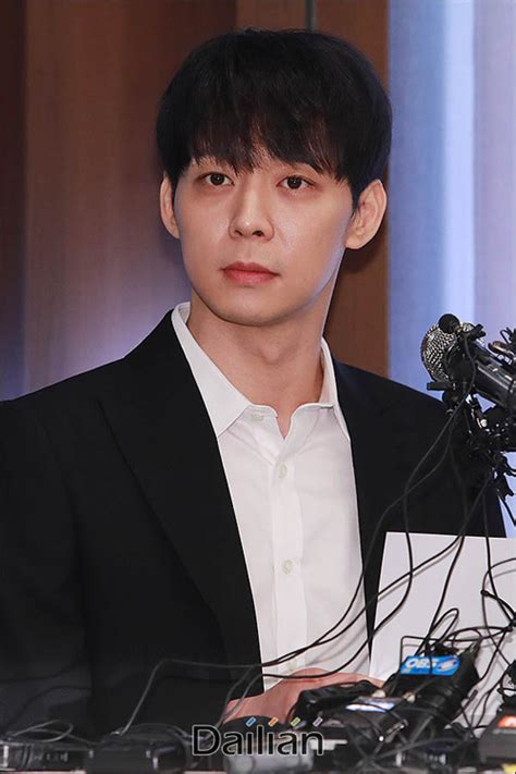 경찰 황하나와 마약 투약 혐의 박유천 자택 압수수색