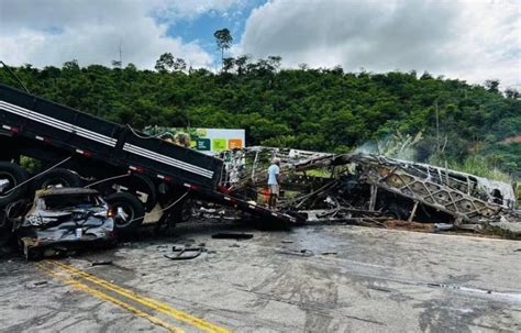 Empresa De Nibus Divulga Lista De Mortos E Sobreviventes Em