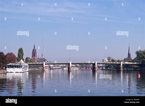 RIVER MAIN THROUGH FRANKFURT GERMANY Stock Photo - Alamy