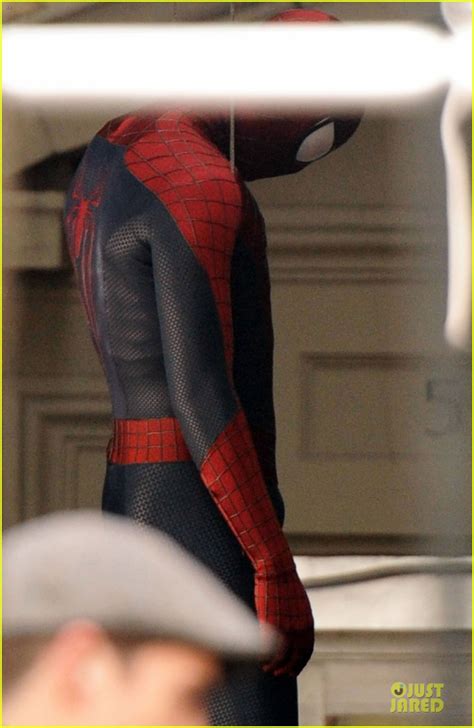 Andrew Garfield Amazing Spider Man 2 Suit First Look Photo