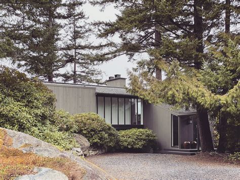 Mikita House West Coast Modern League