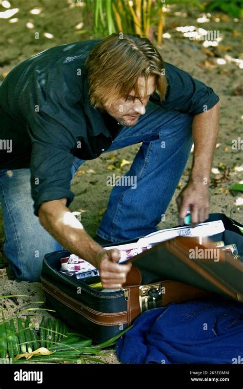 Josh Holloway Lost Season 1 2004 Stock Photo Alamy