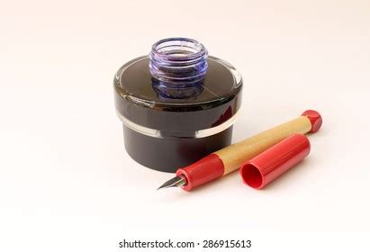 Fountain Pen Ink Bottle Stock Photo 286915613 | Shutterstock