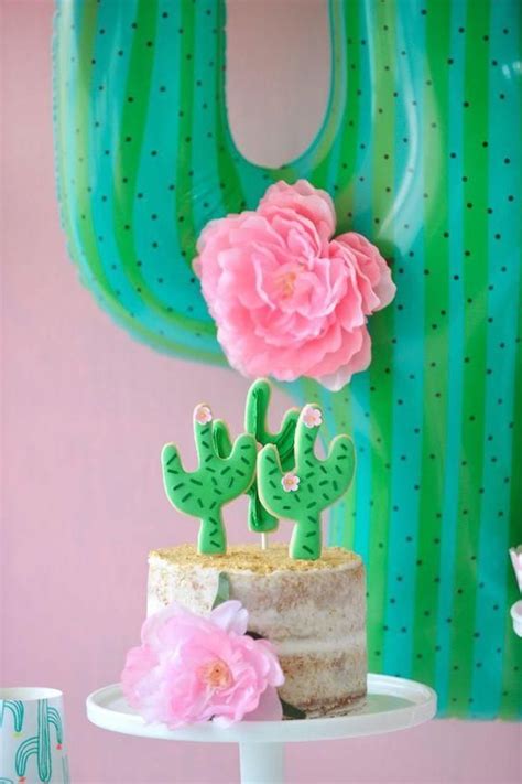 Tortas De Cactus Y Suculentas Todo Bonito Torta De Cactus Fiesta De Cactus Torta De Cupcakes