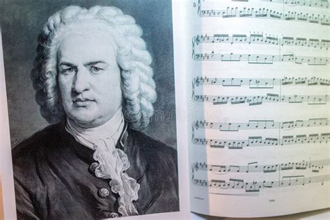 Un Retrato De Johann Sebastian Bach Sobre La Partitura Abierta