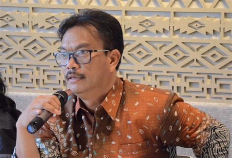 edy wuryanto dorong pembangunan rs bertaraf internasional  sambas