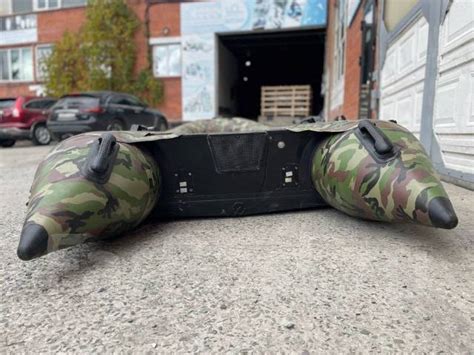 Надувная лодка Гладиатор D330AL КМФ Б/У, подвесной, бензин, 2019 год, 3 ...