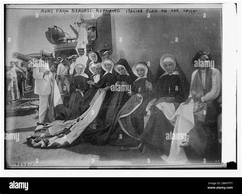 1940s Nuns Hi Res Stock Photography And Images Alamy