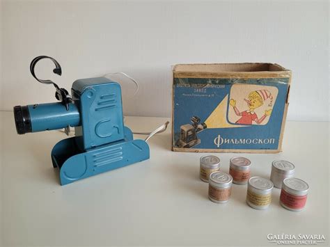 Retro régi Orosz diafilm vetítő mid century diavetítő vetítőgép és 6 db ...