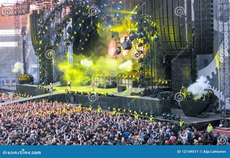 AC/DC on Tour editorial photo. Image of light, stage - 12149011