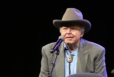 Morreu Roy Clark lendário cantor norte americano Cultura Correio