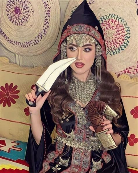 Pin By 🦋همہسہأتہ ألأحہسہأسہ🦋 On اليمن Yemeni Clothes Yemen Clothes