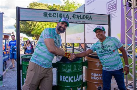 Recicla Galera concientização e renda no Festival de Parintins