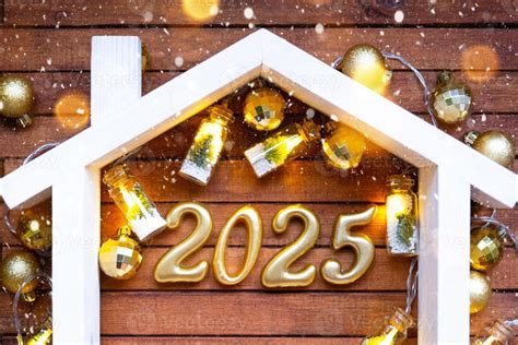 Construction Calendar 2025 Saba Roxine