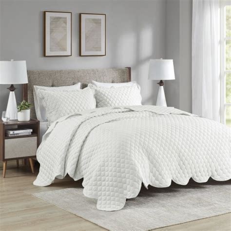 Gracie Mills 3 Piece Scalloped Edge Crinkle Microfiber Quilt Set Ivory