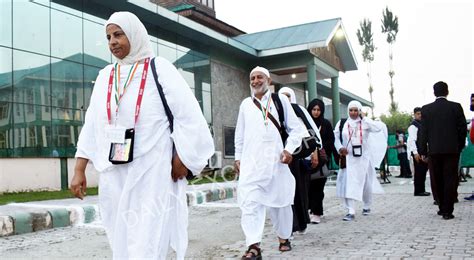 First Batch Of Pilgrims From J K Leave For Performing Hajj