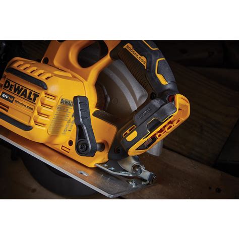 DeWALT DCS573NT XJ Accu Cirkelzaag Machine Body 18V Li Ion Product