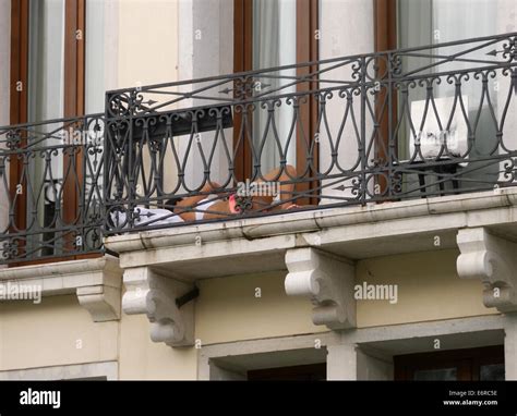 Bikini fille bronzer Banque de photographies et dimages à haute résolution Alamy