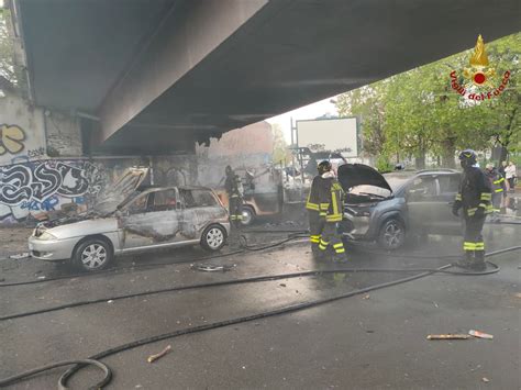 Fiamme Allo Scalo San Lorenzo Chiusa La Tangenziale Est Di Roma