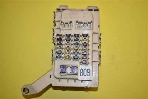 99 00 Lexus Rx300 Fuse Box Relay Module Junction Block Unit Assembly Oem Ebay