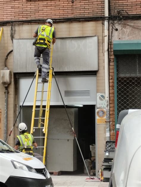 Cu Ndo Hay Que Usar Un Sistema Antica Das En Una Escalera De Mano