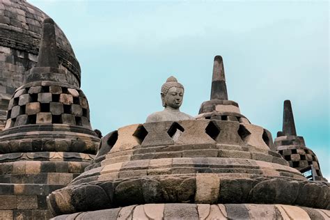 Cin City | My Journey to The World’s Largest Buddhist Temple