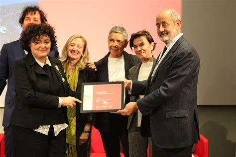 Premio Letteratura D Impresa Vince Veronica Galletta Con Nina Sull