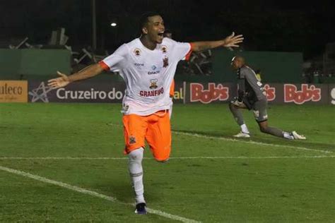 As batalhas na vida de Maicon herói da classificação do Nova Iguaçu