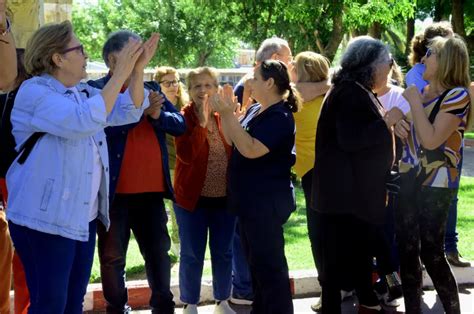 Realizaron un abrazo simbólico al Hospital Lucio Molas El Diario de