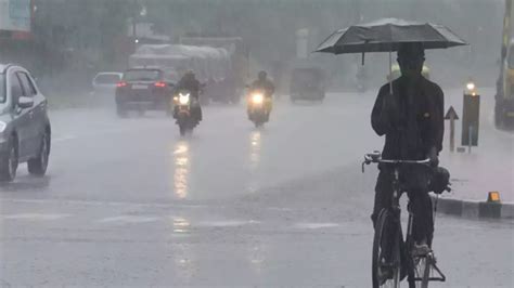 Maharashtra Weather Updates मुंबईसह या जिल्ह्यांत आज मुसळधार पावसाची