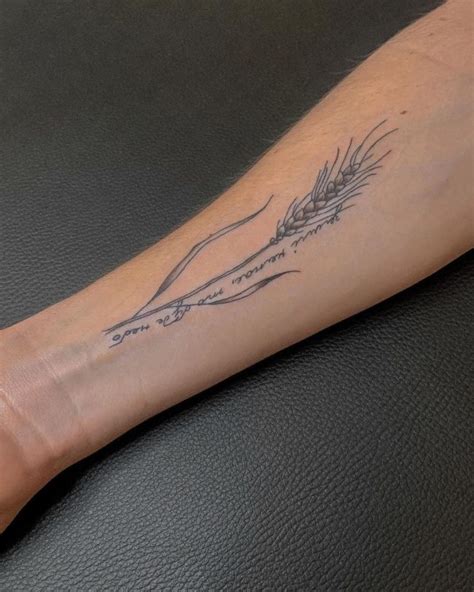 Ukrainian Artist Creates Beautiful Minimalistic Tattoos Design You