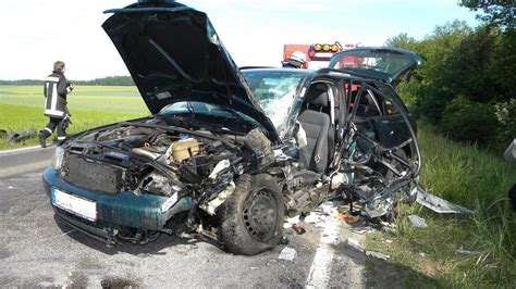 Unfall im Rhein Hunsrück Kreis Autofahrerin wird schwer verletzt