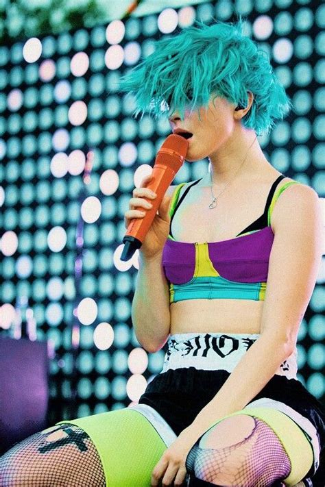 Hayley Williams Blue Hair Monumentour