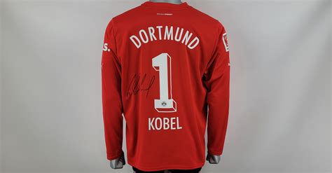 Signiertes BVB Torwarttrikot Von Gregor Kobel