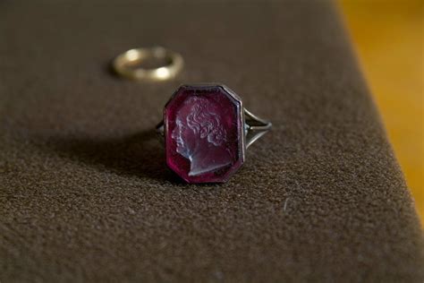 Ring mit Goethes Porträt Youpedia