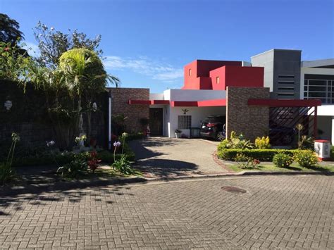 Se Vende Casa en Condominio Colinas del Ciprés en San Rafael de Heredia