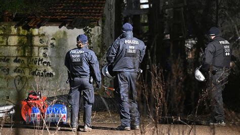 Lützerath RWE will Aktivisten im Tunnel mithilfe von Schweizer