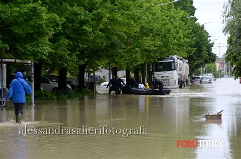 Alluvione in città i soccorsi in via Pelacano