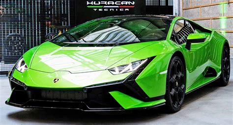 Lamborghini Presents The New Huracán Tecnica To Its Customers EN