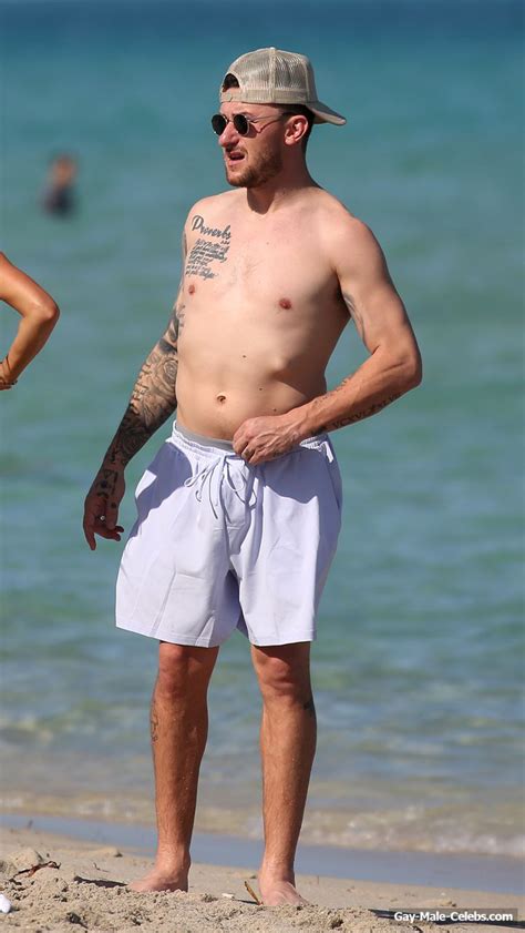 Johnny Manziel Paparazzi Shirtless Beach Shots Gay Male Celebs