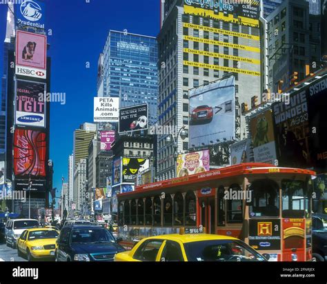 2005 Historical Yellow Taxi Cabs ©ford Motor Co 2000 Times Square