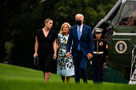 Bidens Granddaughter Naomi Biden To Hold Wedding Reception At White House In November The