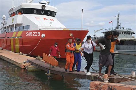 Tim Sar Evakuasi Korban Kapal Tenggelam Di Bali Abk Masih Dalam