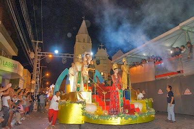 Retalhos de Quixadá Luzes e emoção marcam abertura do Natal de Luz