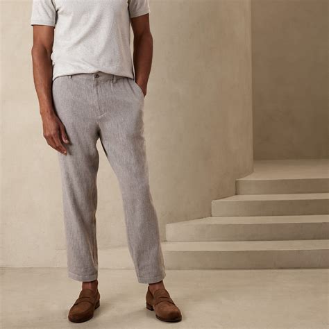 The 17 Best Linen Pants For Men 2024 Stylish Linen Trousers For Men