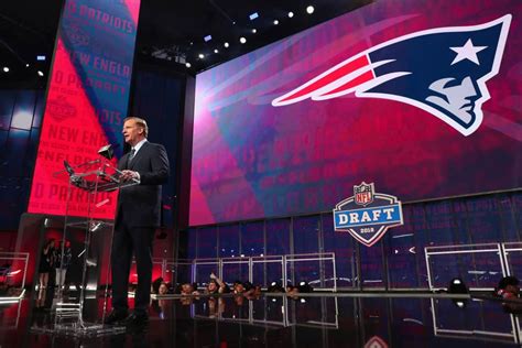 Analyst Says Patriots Could Trade Down If 1 Qb Prospect Is Not