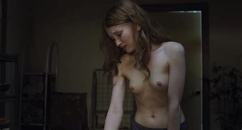 Emily Browning Desnuda En Sleeping Beauty I