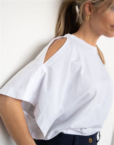 Nude Shoulder Cuts Top Off White De Beste Style Secrets