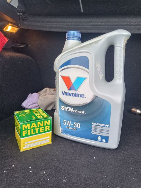 Масло — Ford Focus Hatchback III, 1,6 л, 2011 года | плановое ТО | DRIVE2