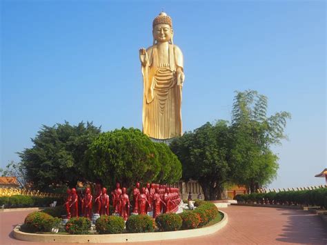 A Complete Guide to Fo Guang Shan Monastery - Travels with Erica